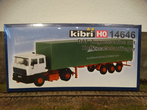 Kibri H0 14646 DAF mit Kofferauflieger Bausatz